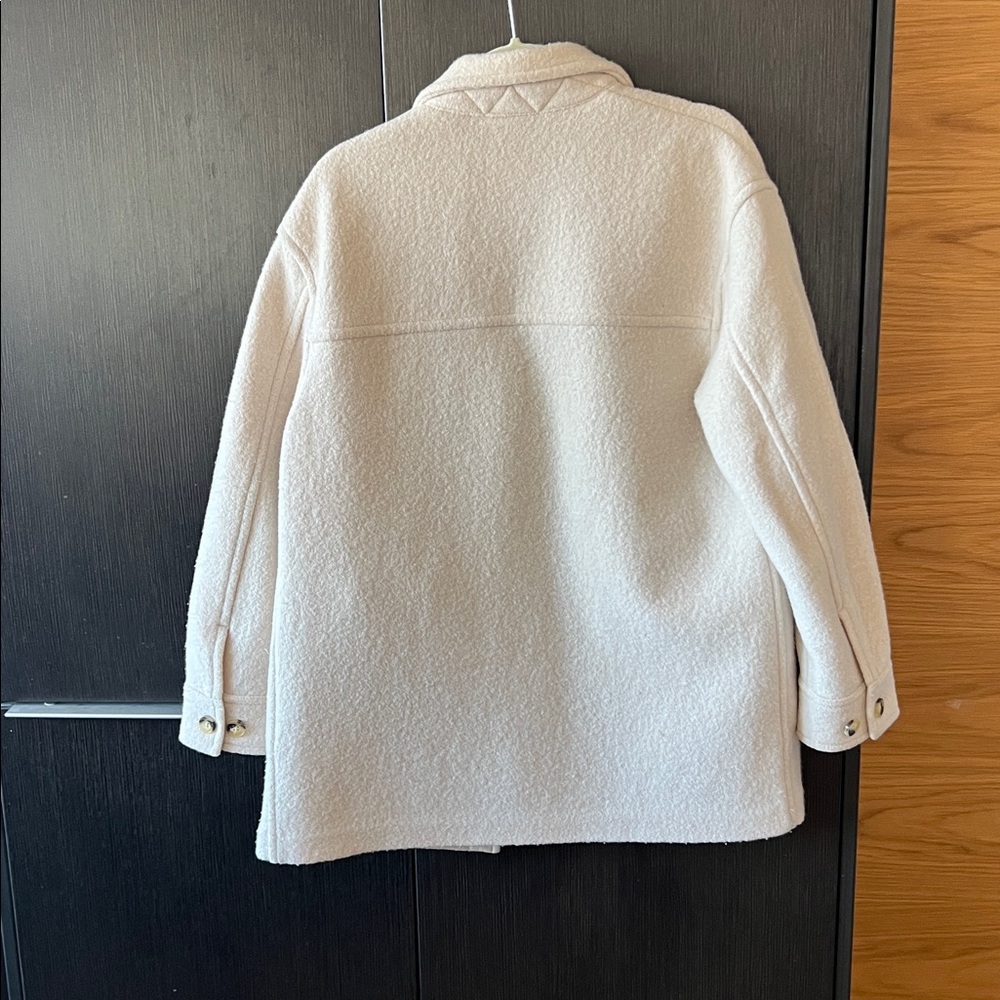 Aritzia Cream Bouclé Wool shacket - Picture 4 of 4